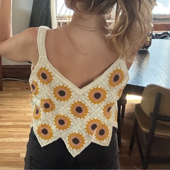 altar’d stare subflower Crop Camis - Picture 2 of 3